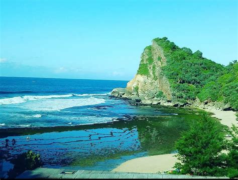 Pantai Nguyahan Gunung Kidul Lokasi Rute Dan Harga Tiket Yanacircle