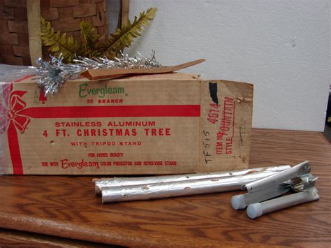 Vintage Evergleam 55 Branch Aluminum Christmas Tree 4 Foot Original Box