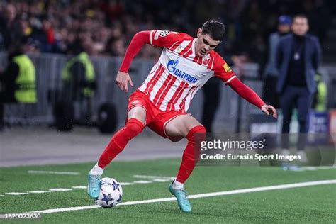 Kosta Nedeljkovic of Crvena zvezda controls the ball during the UEFA... News Photo - Getty Images