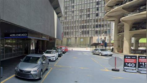 2 injured when out-of-town cop's gun fires inside River North hotel ...