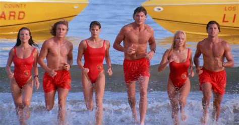 Escenas De Alto Voltaje Sexo En Camarines Y Una Ducha Hot Secretos De Baywatch La Serie