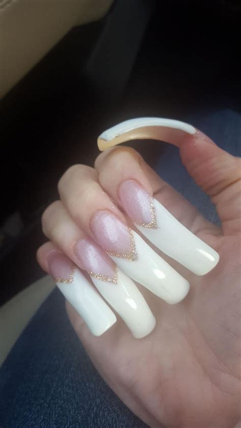 Pin By Jonna On Kauniit Kynnet Curved Nails Short Acrylic Nails