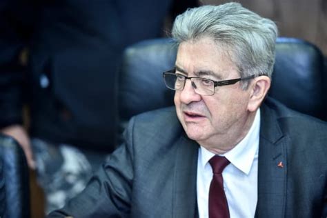 Mélenchon estime que le programme du Nouveau Front populaire coûterait