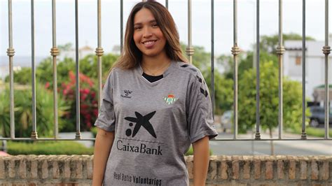 Entrevista a Paola Mercado, voluntaria del programa Real Betis ...