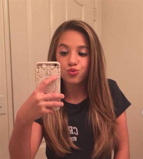 Rare Mackenzie Ziegler Selfie Mackenzie Ziegler Maddie And Mackenzie