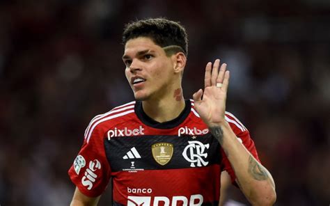 Flamengo tem 3 jogadores na seleção do Campeonato Carioca 2023 Coluna