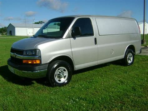 Purchase Used 2008 Chevrolet Express 2500 Cargo Van W Side Access Panels 2 Owner Clean Carfax