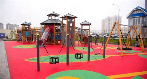 Резиновое покрытие из крошки купить в Москве цена 45₽ с укладкой