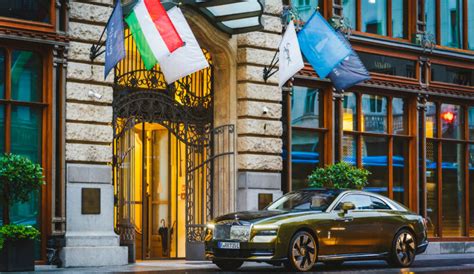 Lk Tamamen Elektrikli Rolls Royce Spectre Campaign T Rkiye