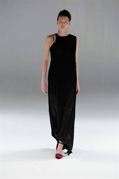 Chalayan Fall 2013 Ready To Wear Collection Vogue Transforming