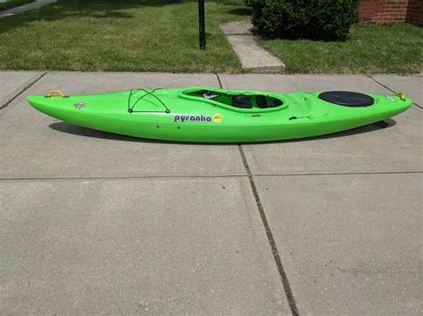 Kayak Crossover White Water River Runner Pyranha Fusion For