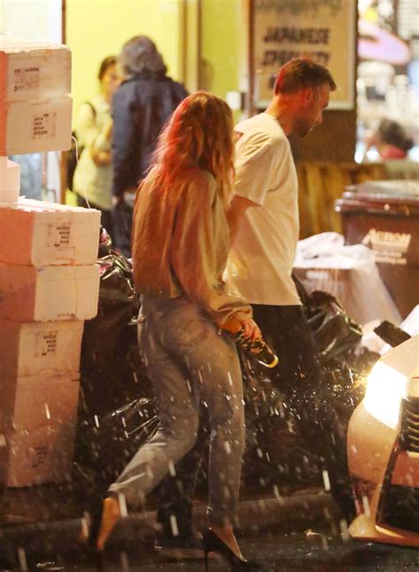 Jennifer Lawrence Sexy Braless Cleavage In New York Hot Celebs Home