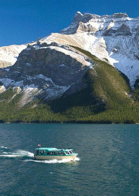 Lake Minnewanka Cruise: Banff National Park Sightseeing by Boat