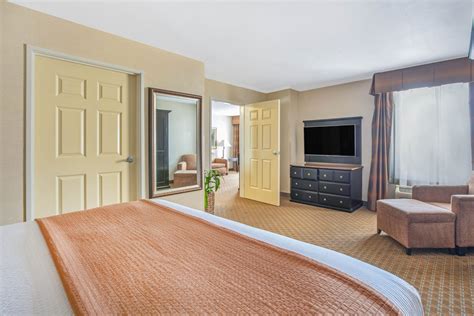 La Quinta Inn & Suites by Wyndham Paso Robles | Paso Robles, CA Hotels