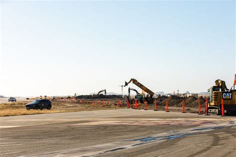 San Francisco International Airport Runway 10L 28R Royal Electric