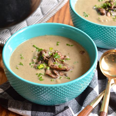 Delícias do Dia a Dia SOPA CREMOSA DE COGUMELOS