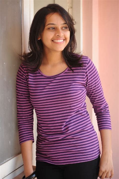 Hot Actress Sri Divya Hot Stills Varuthapadatha Valibar Sangam