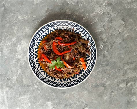 Comida Latinoamericana Ropa Vieja Con Pl Tanos Fritos Y Arroz Carne