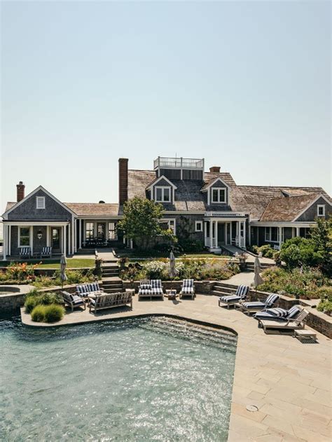 Design And Décor Nantucket Mansion Dream Beach Houses Mansion Exterior