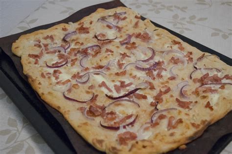 Stadsnieuws Recept Flammkuchen Met Spek En Ui