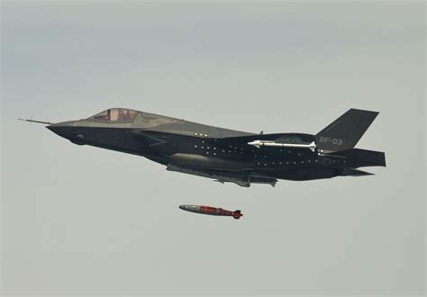 Pax River F35 Conducts First Weapon Separation Test Defense Update