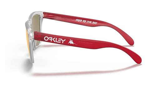 OO9013 J0 Mens Oakley Frogskins CNY 2020 Sunglasses Clear Red Prizm