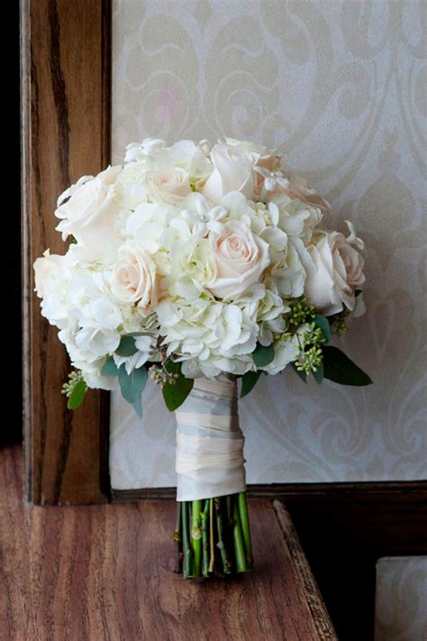 White Bridal bouquet with hydrangeas and roses ウェディングブーケ ウェディング