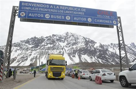 Cerraron el paso Cristo Redentor por intensas nevadas en Alta Montaña