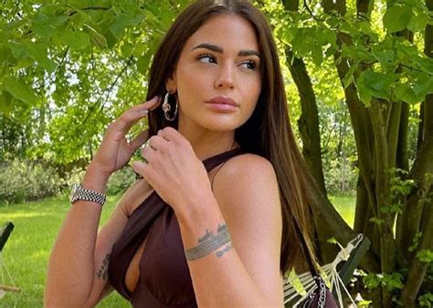 Pokaza A Zdj Cia Z Mazur Wskoczy A W R Owe Bikini