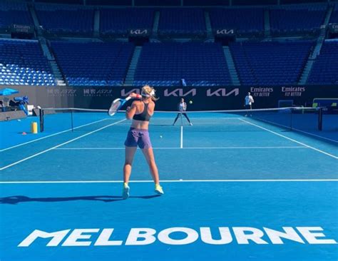 Caty McNally Hot And Top Pictures Also In Bikini At The Beach About A Boyfriend Tennis