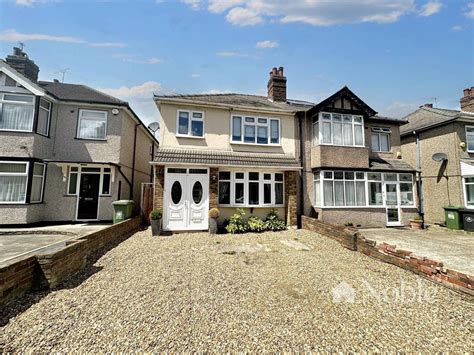 3 Bed Semi Detached House For Sale In Brentwood Road Gidea Park