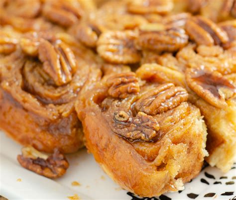 Homemade Caramel Pecan Cinnamon Rolls