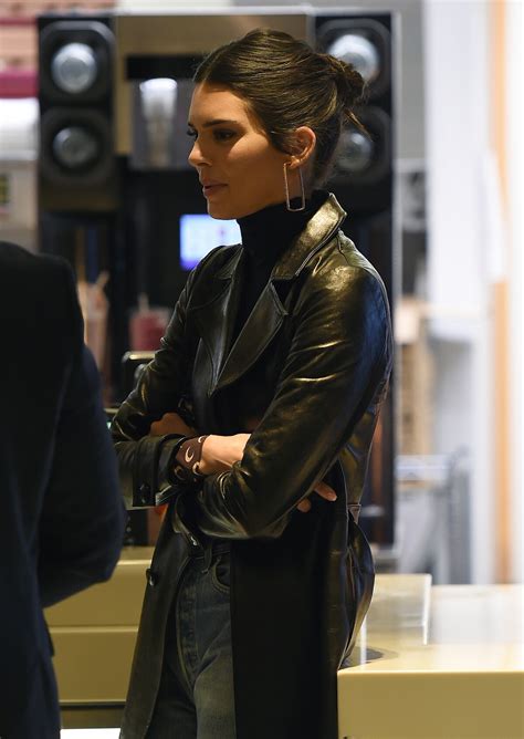 Photo Kendall Jenner Est All E D Ner Au Mcdonalds Sur Oxford Street