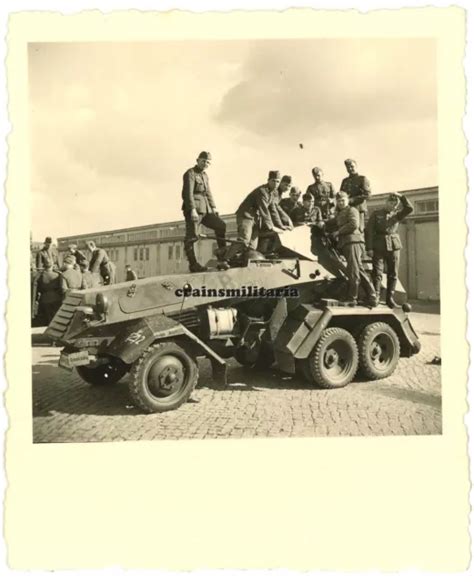 ORIG FOTO 6 RAD Panzerspähwagen SdKfz in Kaserne SONDERSHAUSEN