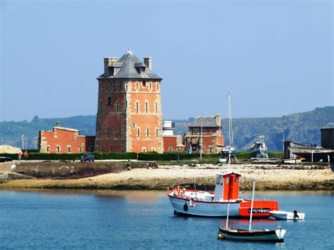 Tour de Dorée de Vauban de Cameret sur mer Bateaux Transport