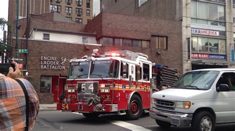 Fdny Engine Responding With Horn Youtube