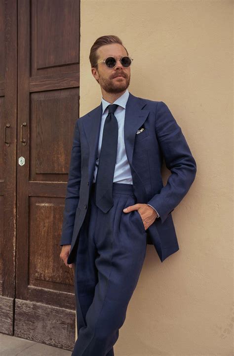 The Navy Blue Linen Suit Pitti Uomo Reports Mond