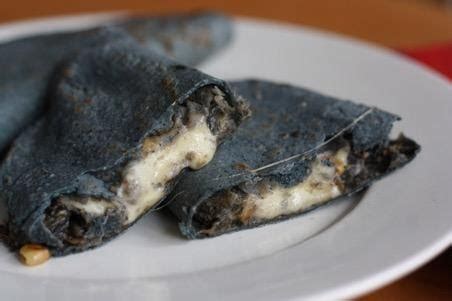 Quesadillas de flor de huitlacoche de 245 Kcal Receta fácil en la app