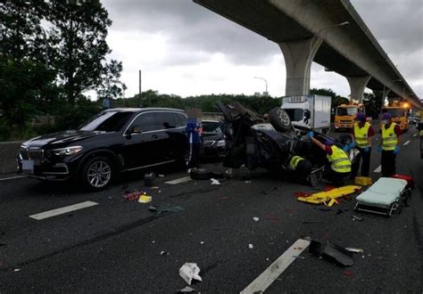 撞擊畫面曝！國1北上油罐車失控撞11車 2車翻覆毀損嚴重 社會萬象 生活 Nownews今日新聞