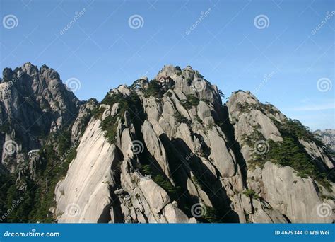 House On Top Of Rocky Mountain Stock Images - Image: 4679344