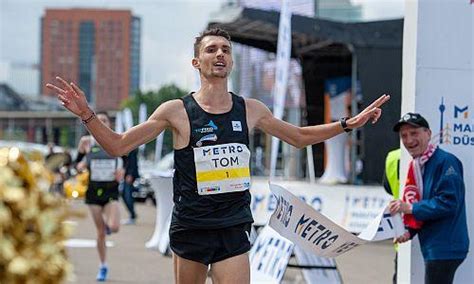 Düsseldorf Metro Marathon Tom Gröschel Und Anja Scherl Gewinnen