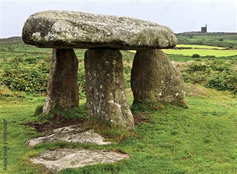 Lanyon Quoit Neolithic Dolmen Tomb Cornwall Stock Photo Adobe Stock