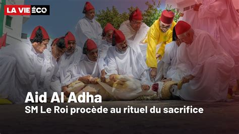 Le Roi accomplit la prière de lAïd Al Adha et procède au rituel du