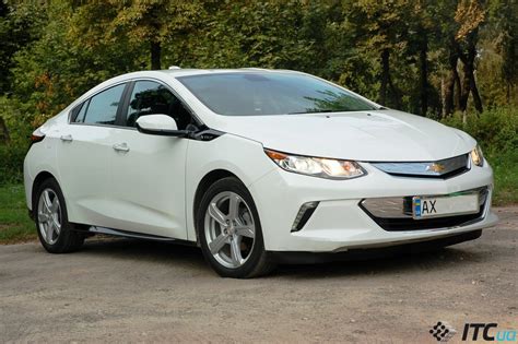 Подзаряжаемый гибрид Chevrolet Volt 2: лучше других, но и дороже других