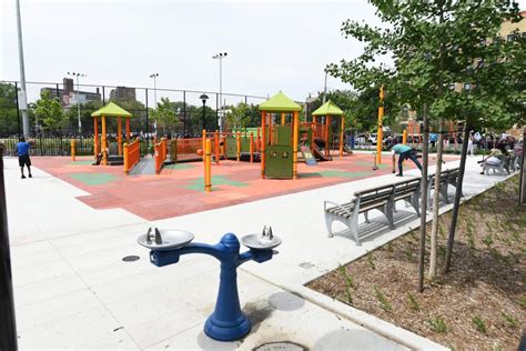 Parks Cuts The Ribbon On 125 M Renovation Of Mapes Ballfield Bronx