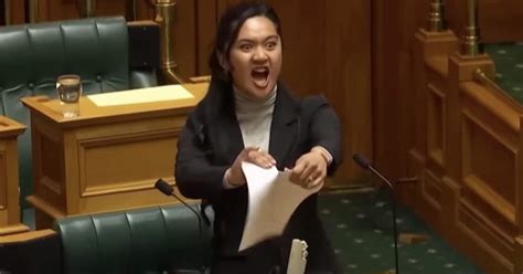 M Ori Lawmaker Performs A Haka To Protest A Bill In Nz