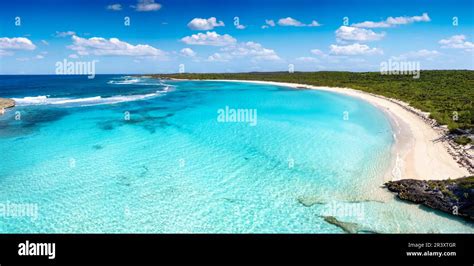 The Breathtaking Beach At Deans Blue Hole Long Island Stock Photo Alamy