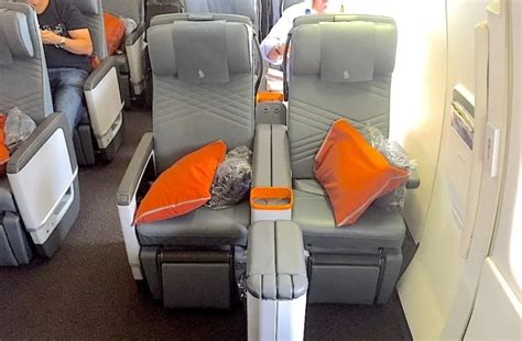 Review Singapore Airlines 777 300er In Premium Economy