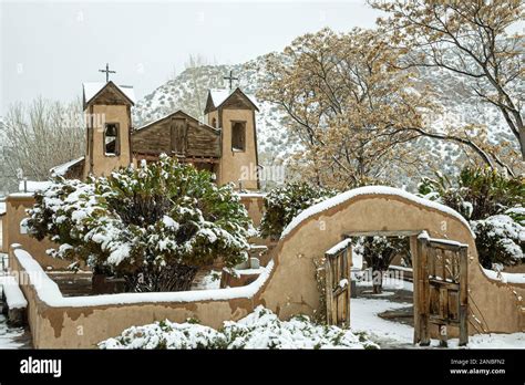 Churches In Snow Hi Res Stock Photography And Images Alamy