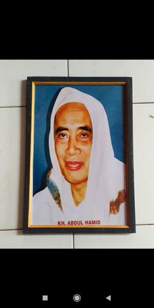 Jual Hiasan Dinding Poster KH Abdul Hamid Plus Bingkai Ukuran 5335 Di